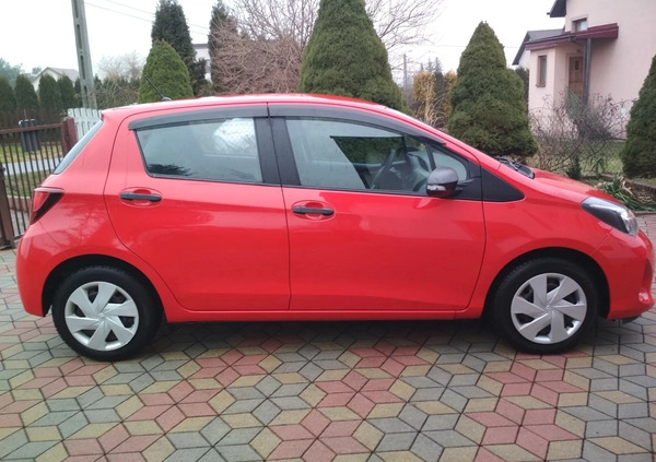 Toyota Yaris cena 33500 przebieg: 140000, rok produkcji 2015 z Wieliczka małe 46